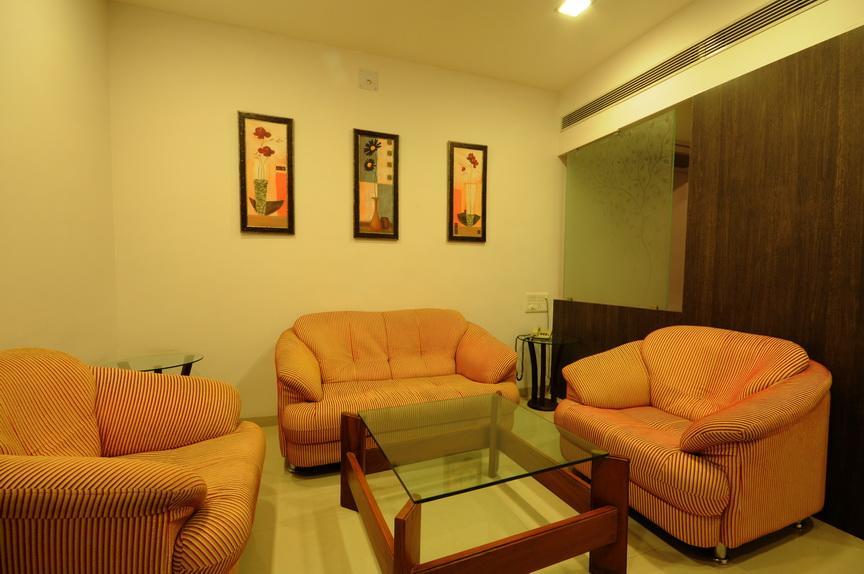 Hotel Surabhi Regency Ānand Exteriér fotografie